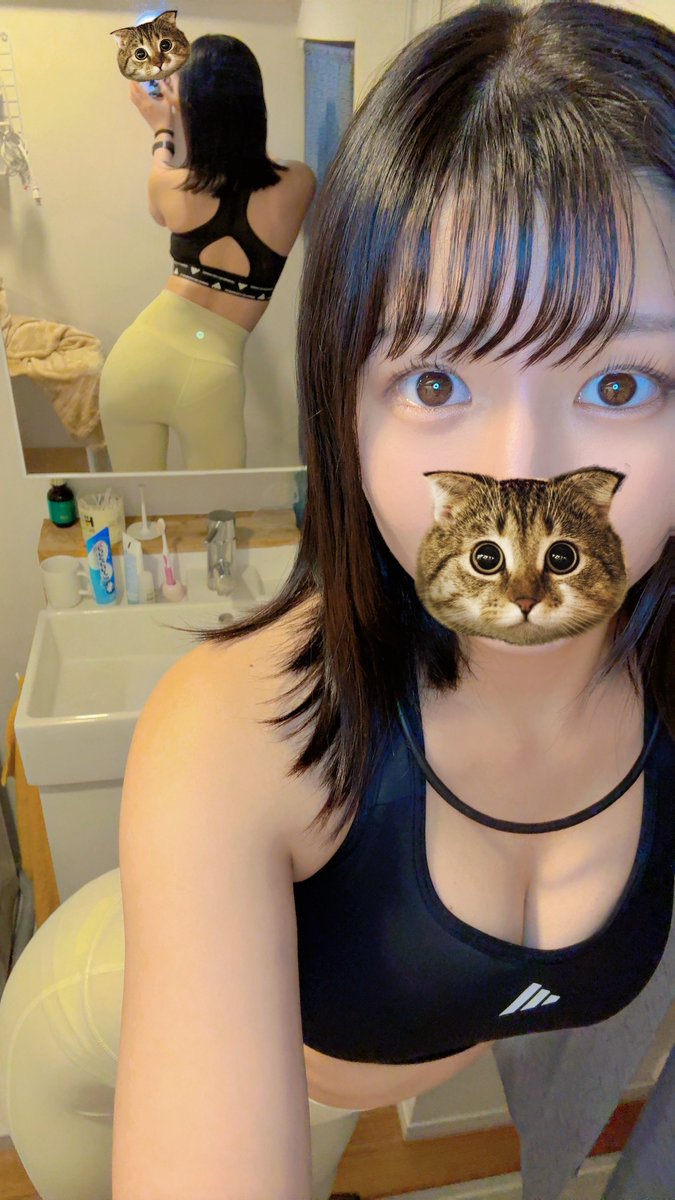 chiyan709's tweet photo. お仕置き待ちのお尻とくびれ https://t.co/ZPP1B8lSIY