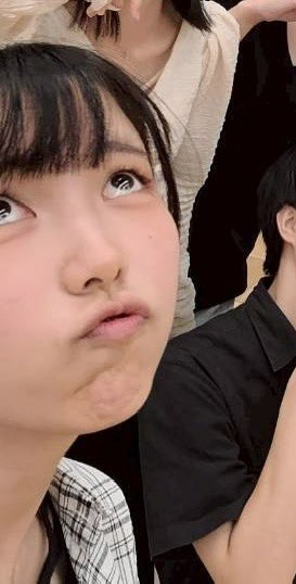 《役者紹介》 #迷々赤い鳥
若い女･郵便配達員 役／比嘉せつか
梅シートをこよなく愛する女子高校生。漢検2級。カエルの解剖の授業終了後には完璧に縫合･蘇生し自然に返す平和主義者。
事ある事にクラスTシャツを作る。避難訓練Tシャツは高校側も止めていいか分からなかった。
5年後にオスカーをとる