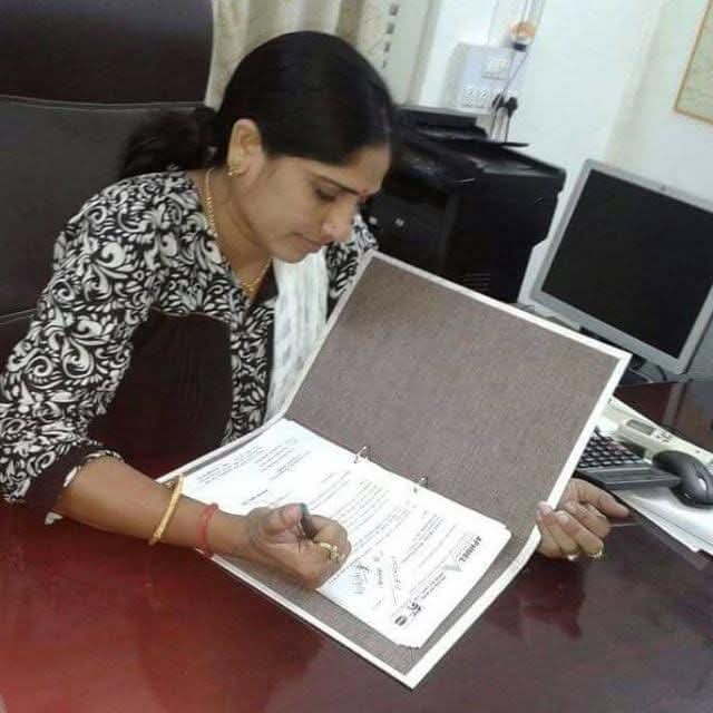susheela353's tweet photo. నీ నిర్ణయానికి ముందు
దైవ నిర్ణయం ఒకటుంటుందని
మరువకు..
#goodnight #pageviralシ゚ #viralpost2025 #trendingpost #trendingnow #trends #photooftheday #picoftheday #dailymotivation #dailypost #goodpost #hihglights #highlightseveryone #twitterclarets https://t.co/o8b1hAvmmV