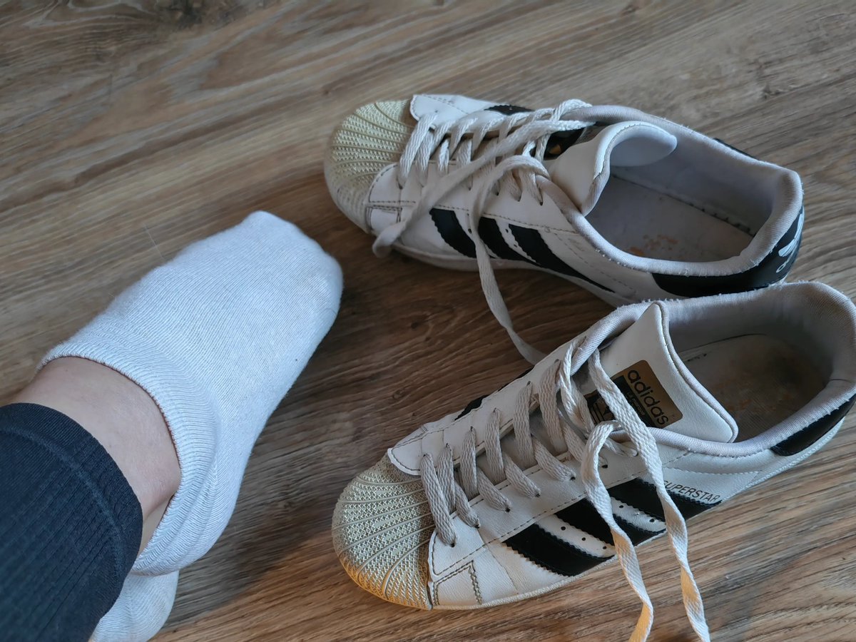 gs_susu's tweet photo. #socks #whitesocks #feetfetısh #feetِ #feetworshi̇p #nonylon #warm #rt #mistress_in_riyadh https://t.co/A1oMr1JqaH