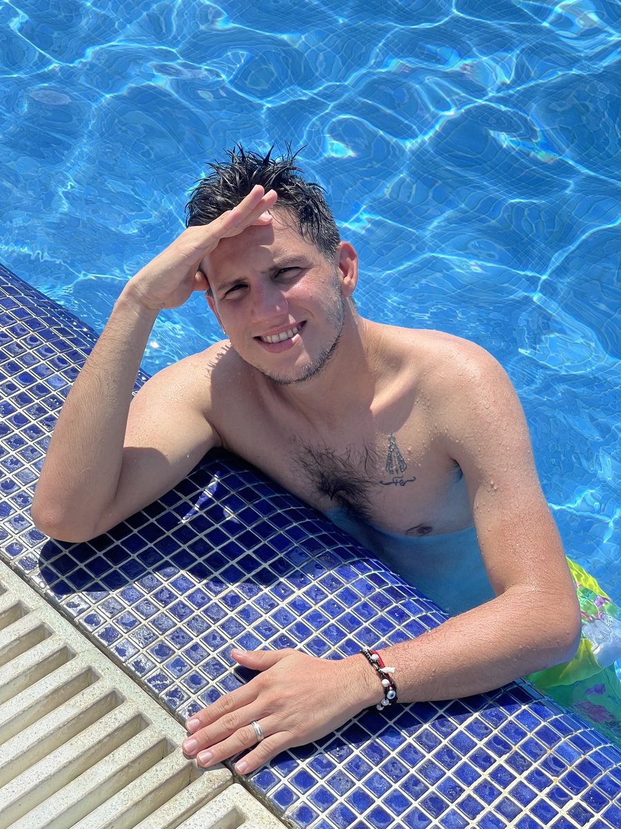 leandrooddi2's tweet photo. Tenia estas de la Piscina pendiente. https://t.co/DDQKIY2GQN