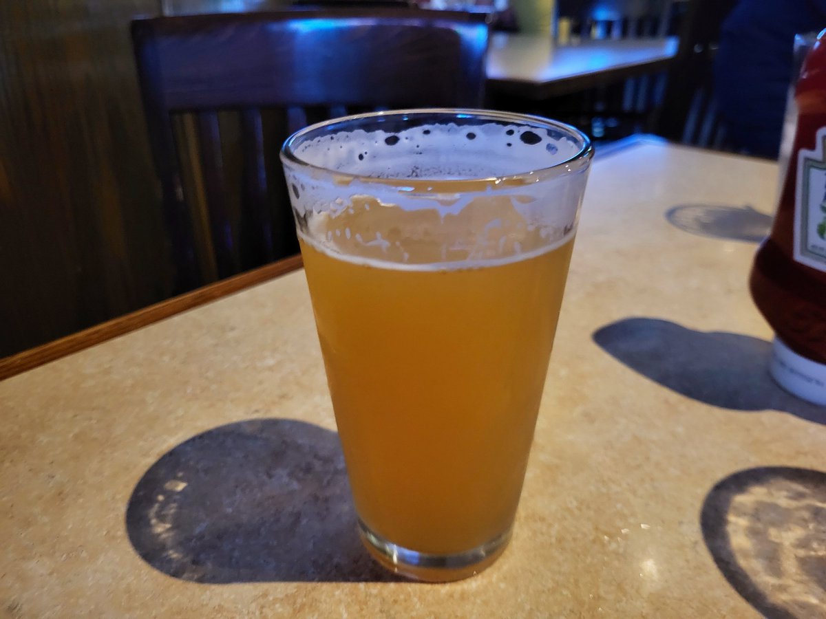 scottvillers's tweet image. #drinkcheck #inbeer @WarPigsBrewing "Foggy Geezer" Hazy IPA