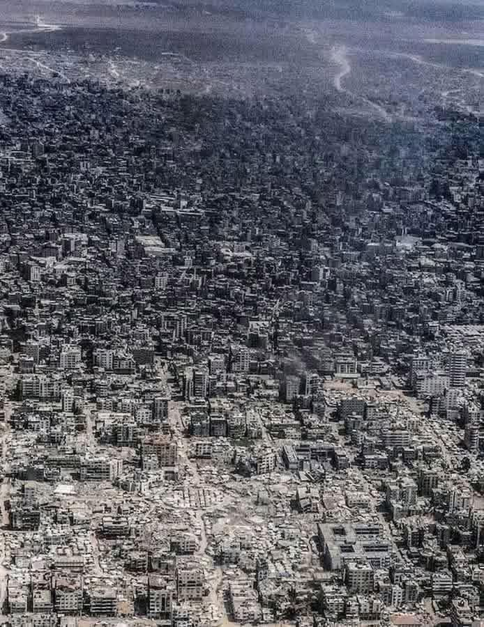 NOWAR_02's tweet photo. A city over 5,775 years old was wiped out live on air by a 77-year-old colonizer!

The city of Gaza, 5,775 years old, is being erased live on air by the Zionist Israeli occupation, which is only 77 years old

Remember: the US government provided Israel with the bomb. https://t.co/usnm2qx8Mj