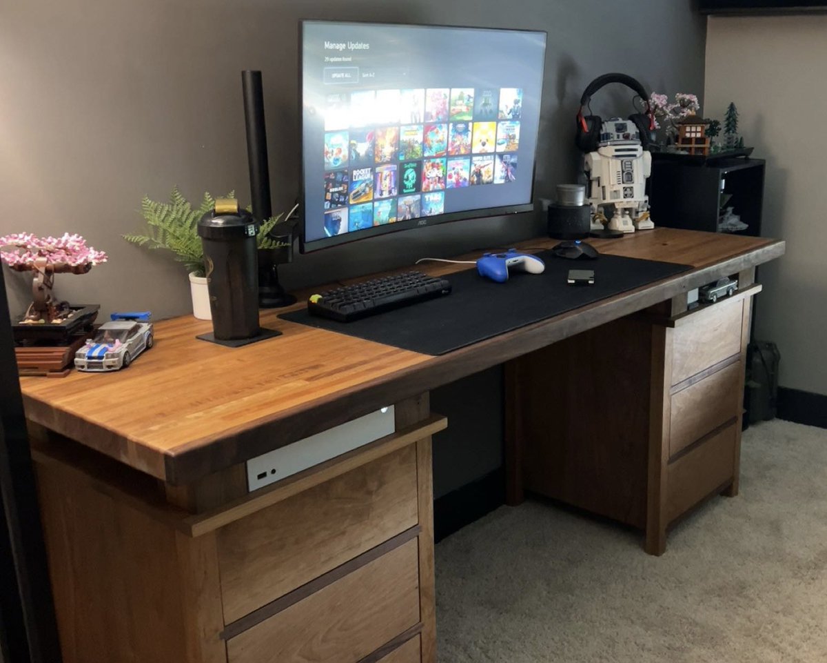 ByronBearsTech's tweet photo. Carson Douglas - Cherry and Walnut Desk. Sliding dovetails attaching the rails with a butcher block top. Everything is easily dissassembled for easy moving. Furniture built to last a lifetime… plus some! https://t.co/iLWYnEnoL9