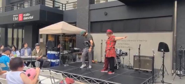 YU_KyanS's tweet photo. 怒涛のライブ3days✨

野外フェス(めがねっこほーむず)
ミライ× イルミ(ソロ)
テネシーワルツ(The不動産ズ)

と、3形態で参戦でした！
ありがとうございました！

自主企画イベントのミライ× イルミは次回は10/14です🎤
来月もよろしくお願いいたします！

MVもよろしくねー！
https://t.co/T8cgmhKjqQ https://t.co/MbvCQNedN3