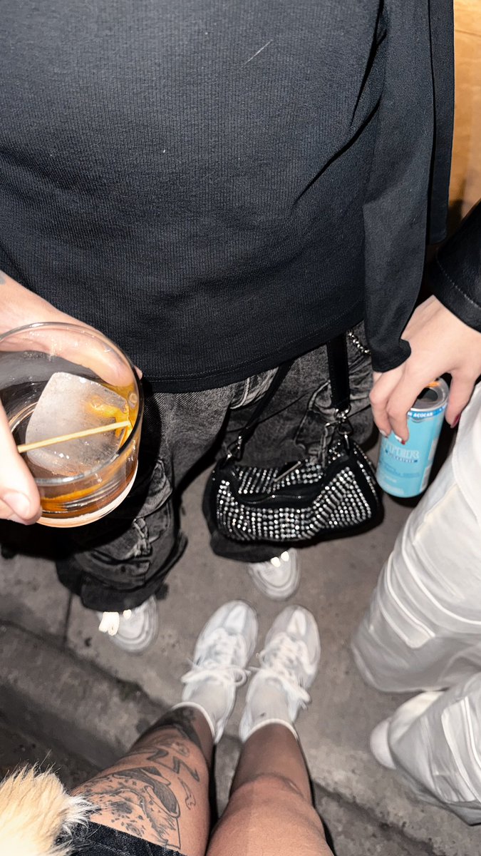 mari 💋🪩 at kissco tweet media