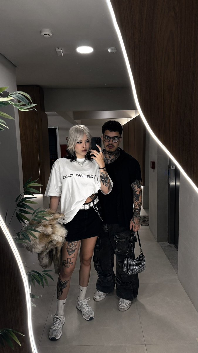 mari 💋🪩 at kissco tweet media