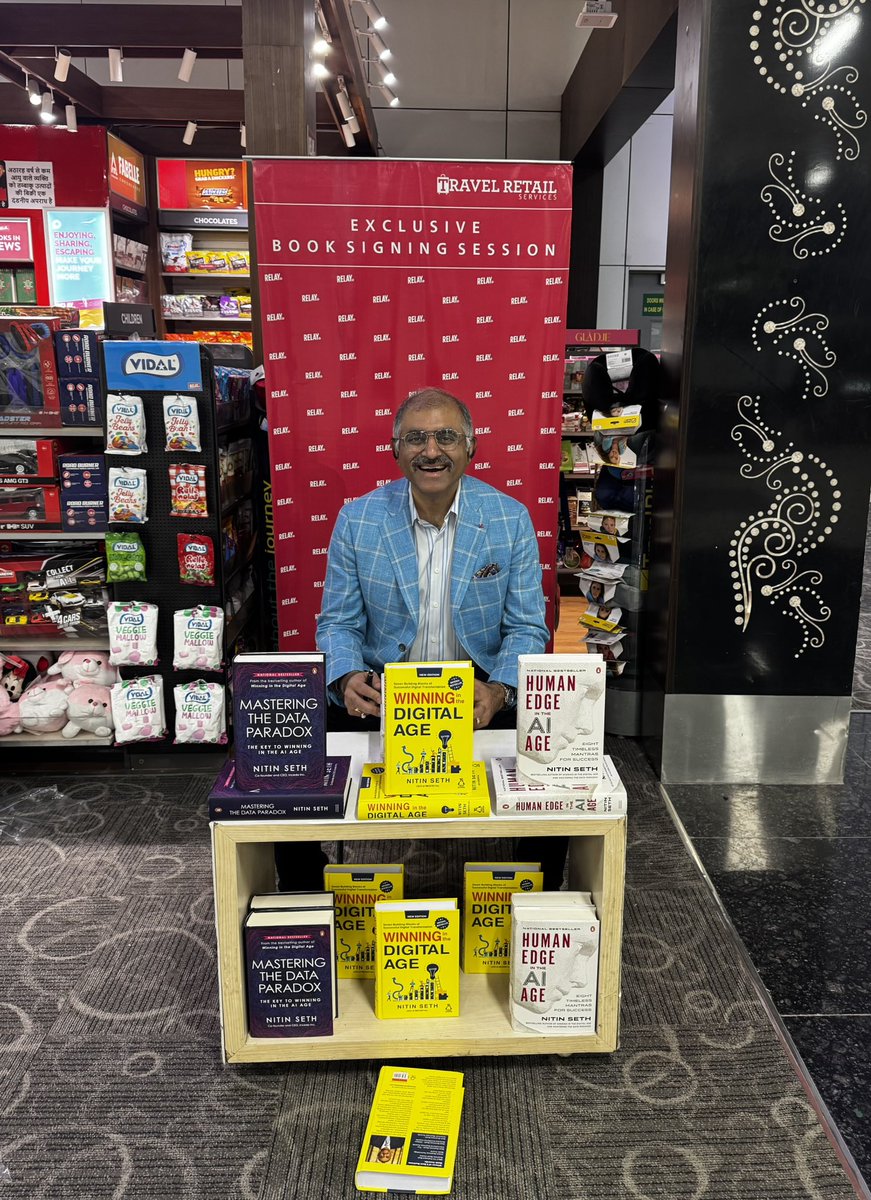 seth_nitin's tweet photo. Early morning surprise - impromptu booking signing for #humanedgeintheaiage, #MDP and #WITDA at the @RelayStore Delhi T3 Airport 👍👍

Looking forward to do an excitin day ahead in #Kolkatta 👍

@IncedoInc @PenguinIndia https://t.co/Mio1Nd3Pkj