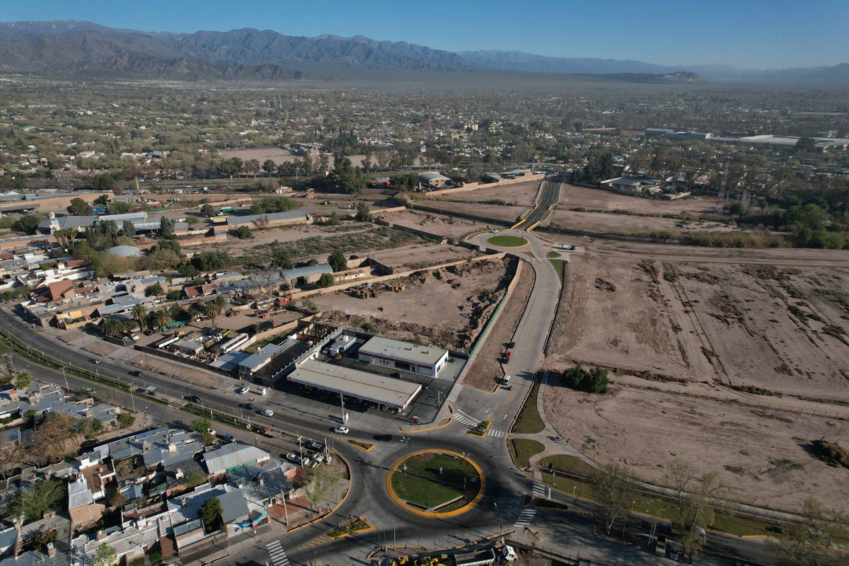 La nueva conexión entre Guaymallén y Las Heras marca un antes y un después para la movilidad del Gran Mendoza. Una obra que integra, resuelve problemas de conectividad y mejora la circulación en una de las zonas más transitadas de la provincia.

Valoramos las inversiones de los