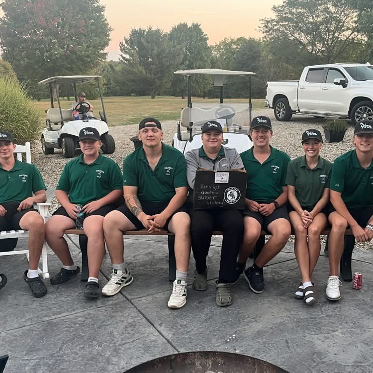 ⛳️The Hornets Golf Family found a little “Joy” in their bags tonight as they defeated Minerva and St. Thomas on Senior Night by the score of 172-178-203. Leading the sting again was Ayden Pelle firing a 41. 🔥 He was followed by his brother Tyler Pelle posting a 43.