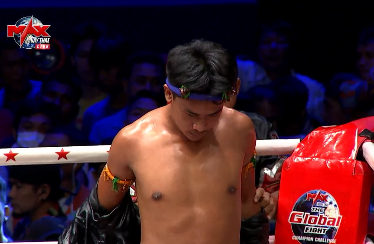 JJbxxth's tweet photo. 🥊💦 https://t.co/Csro5zu4tx