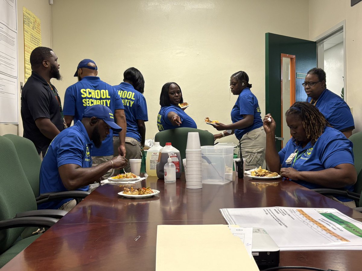 blanche_ely's tweet photo. A small THANK YOU to the hard work security specialists and monitors on our campus!
#SecurityAppreciationWeek #Legacy2Legendaryπ
https://t.co/fATxKMoFHB