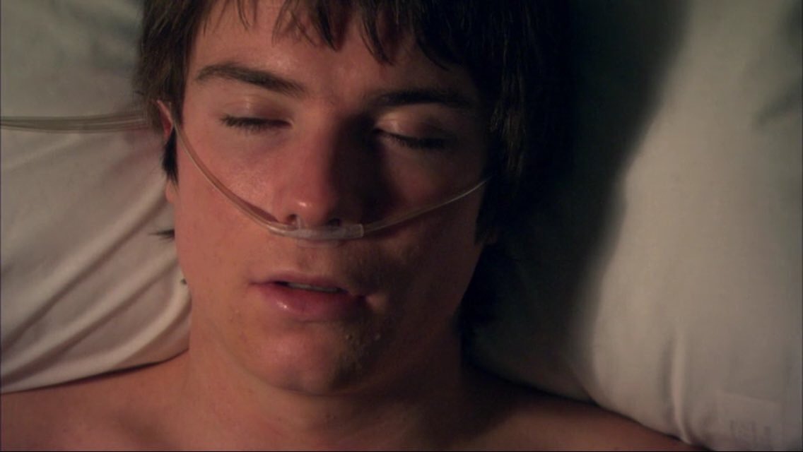 skins uk tweet media