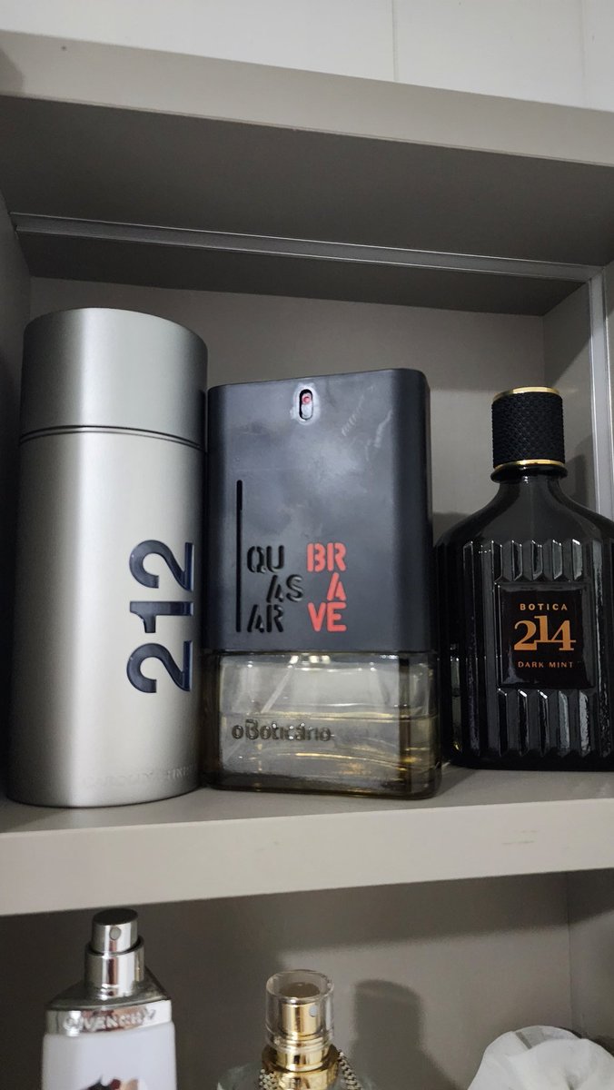 vinemedeiros's tweet photo. @camarada_wood Salve camarada, segue minha coleção de 5 anos mais ou menos. Comprei alguns decants da ITB e gostei MUITO do lemon vanila e wood, além do blue memory e o aromatik (acho que é assim que escreve). Qual você indicaria para incrementar essa coleção? https://t.co/s6N9FL4YCf