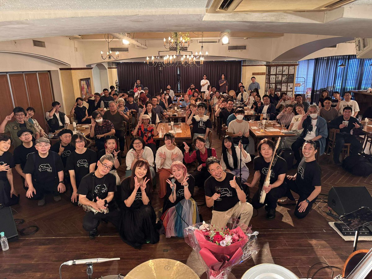 昨日のイシダナイトプレミアムは、個人的にいろいろ思って（意味深風🤭）
歌はもちろんMCまでも熱かったかも笑
また次回があるなら、気軽に、アニソンを聴きに、ペンラを振りにきてください💡
ありがとうございました
#イシダナイトプレミアム #ジョイアミーア新潟 #石田燿子