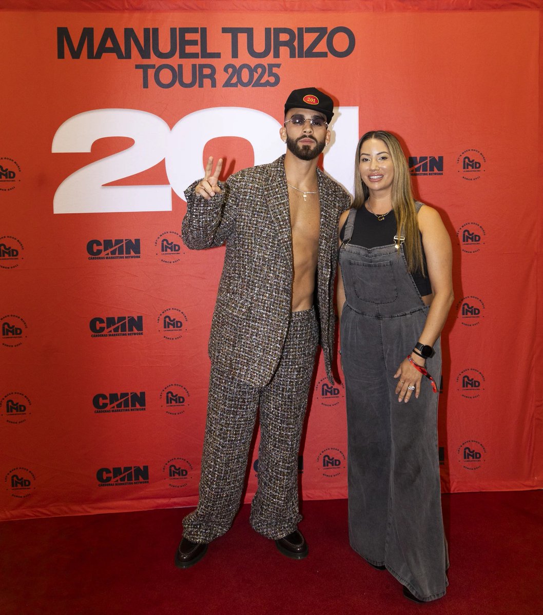 MarciaMgmt's tweet photo. #ManuelTurizo #201Tour #Miami https://t.co/oHQYQgYxi5