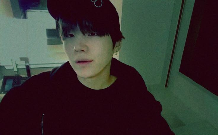 YOONGI YOONGI YOONGI YOONGI (@yoonglyoongi) on Twitter photo 