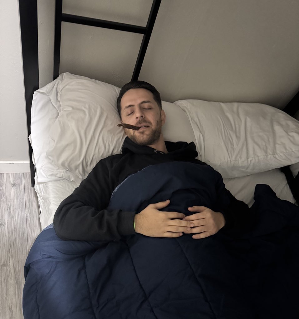 GN GN To Everyone Who Says GN Back!