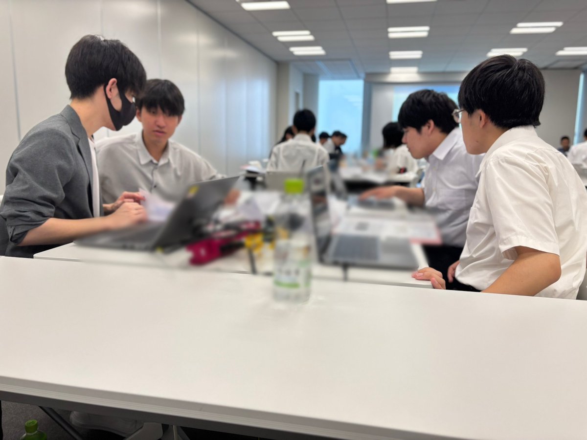 technopro_it's tweet photo. \ 5days仕事体験に参加！ /
新卒採用課 石橋です！
5日間の長期仕事体験を行いました！

未経験の方もいましたが、皆で協力してPythonを使ったゲーム作りに挑戦！
真剣に学びながらも笑顔があふれる雰囲気で、とても楽しい時間になりました！ https://t.co/IGxMJ6B84Z