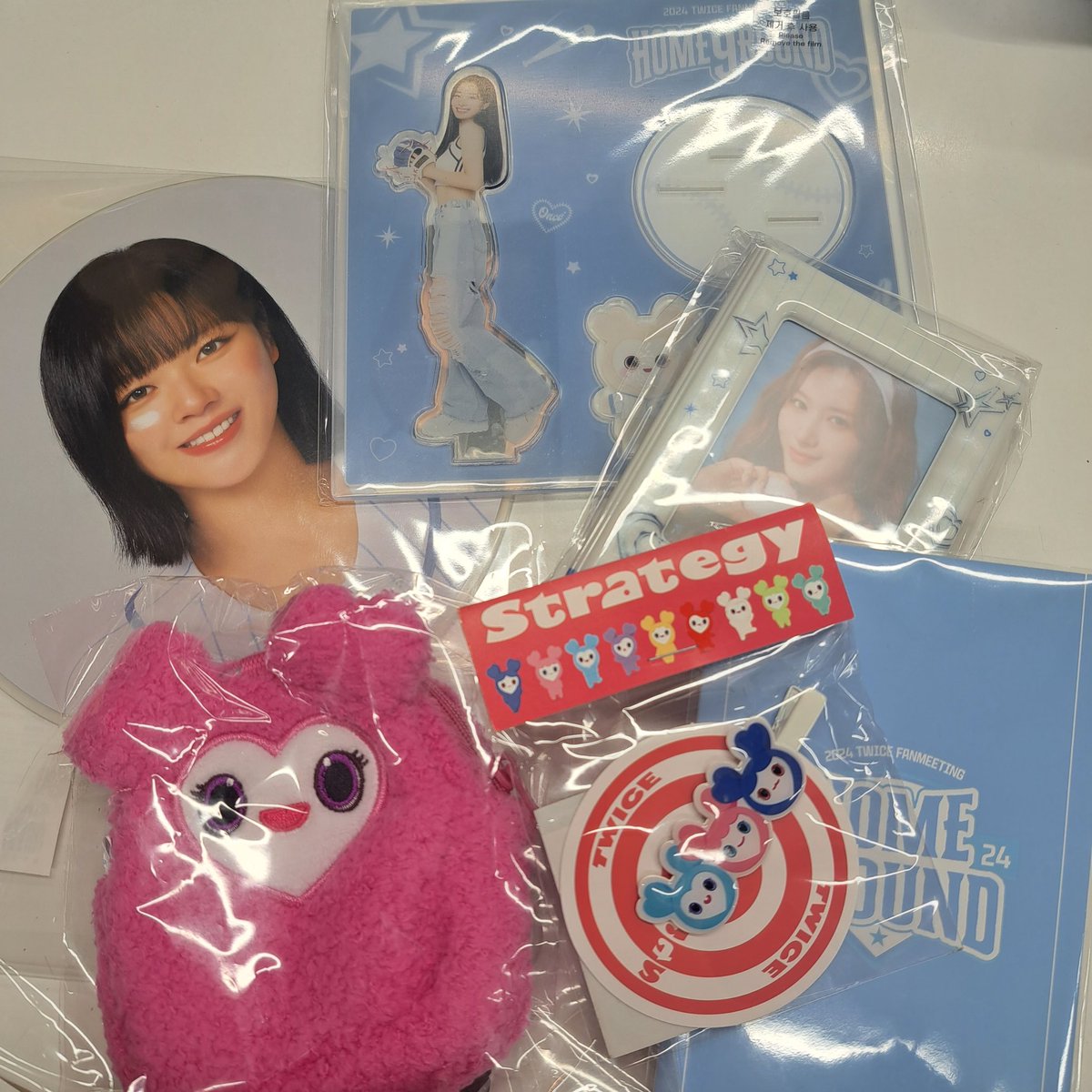 【早い者勝ち】TWICE グッズ まとめ売り 計200点超え twiceグッズまとめ売り twice グッズ まとめ売り セット - メルカリ