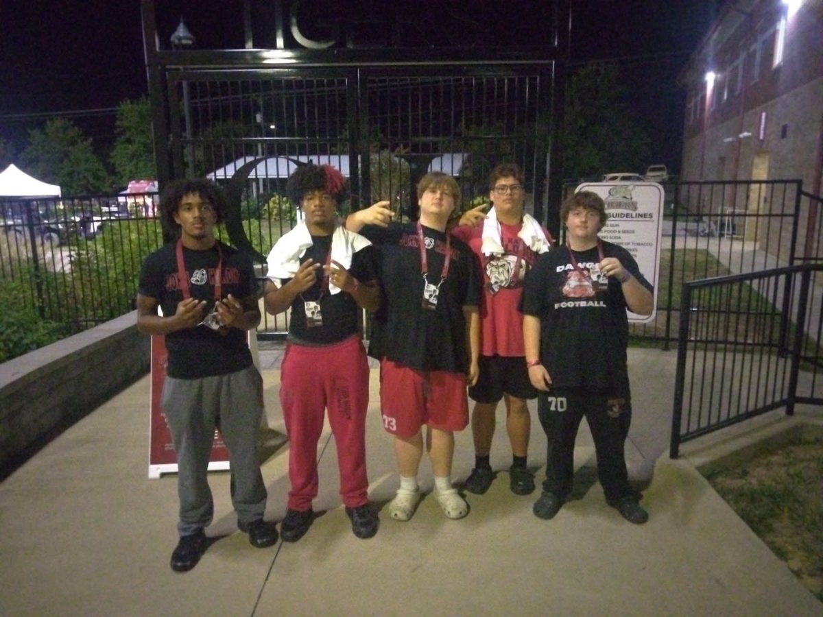 Thank you <a href="/DomLewisCU/">Dominique Lewis</a> for a great game day visit <a href="/CvilleTigersFB/">Campbellsville Football</a> . Was a good experience and hope to be back on campus soon. Glad I got to experience it with a few teammates.

<a href="/Doug_Preston1/">Doug Preston - HFC JOHN HARDIN</a> <a href="/CoachRussCville/">Jake Russell</a> <a href="/elijah_R_luna/">elijah luna</a>