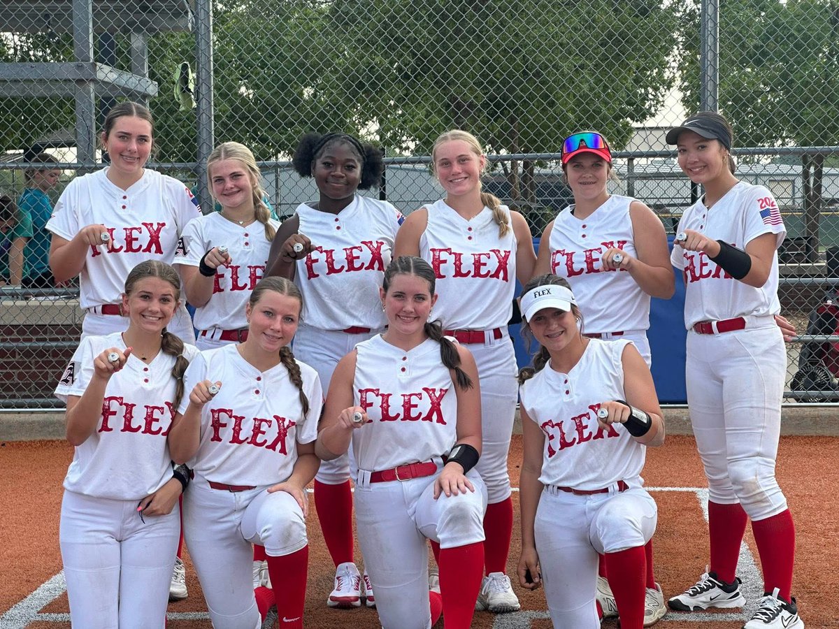 ARFleXsoftball's tweet photo. These ladies played up in the 18U division of the CBC Fall Bash this past weekend. They were undefeated until falling to a very talented Tulsa Elite team in ITB in the championship game. Bats were on fire as they hit .445 as a team for the weekend. Big thanks to @CBCMustangSBall for hosting the tournament!