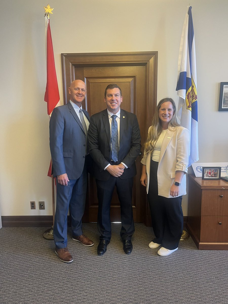 Thank you <a href="/KodyBloisNS/">Kody Blois</a> for taking the time to meet and discuss how we can support our domestic food and beverage manufacturers - Cdns largest manufacturing employer. #cdnagri