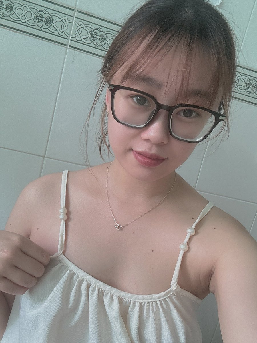GiangBabyy7's tweet photo. Off ở đây lâu quá ờiiiii https://t.co/gft36znbjl