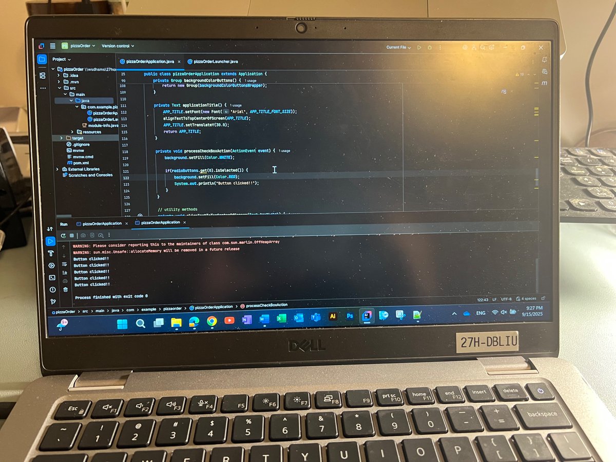 DavidLi62210278's tweet image. Another busy day of working on my school project 😇
#daily #randomTopic #school