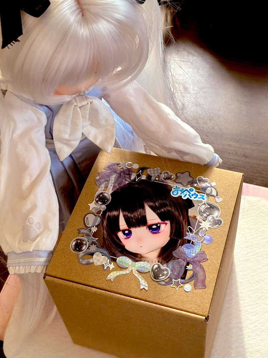 Otoha_5628's tweet image. ついに念願の #おぺちゃんこ (@Ope_DOLL )をお迎えすることが出来ました！！🥳🥳
ボディなど何も揃っていないので正式なお披露目はだいぶ先になってしまう……今年中にお披露目できるように頑張ります！！
 すみれちゃんも嬉しそう……