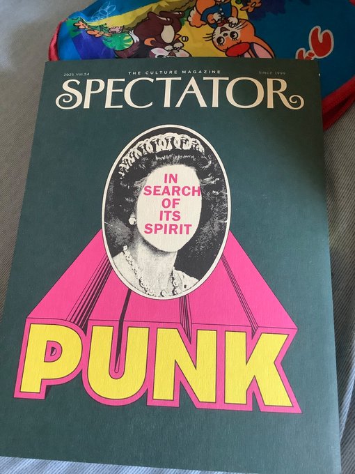 SPECTATORの最新号。読み応えあり過ぎ。パンクにはインテリジェンスもマストだと思っているんで、それがぴったりとハマりました。「巫女舞・いろ」の記事は解説も含めると、誠実なカルチャーガイド。突然段ボールのインタビューも良かったです。