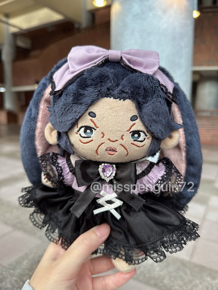 喜歡趙活到要穿一樣的衣服出門才行❤️
我的醜寶寶阿活超可愛🥰

胖：啊你怎麼都不帶他來上班？

：他這麼可愛你要我帶他來這種不乾淨的地方也太過分了吧😠

胖：你說他可愛？

：你看難道不可愛嗎😠

胖：可愛啦可愛，差你一點而已

：⋯⋯罵人誇人你挑一個講

胖：你自己說他可愛耶！

：他是趙活耶😭 https://t.co/AssWt84ILD