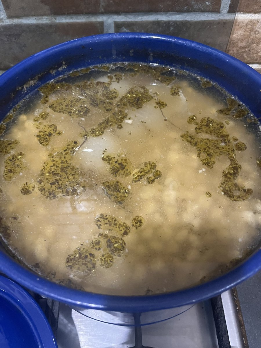 Pos ya quedó y solo somos 8 😂😂😂 traigan tupper !!!!