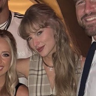 2018 X 2025
28 anos X 35 anos

7 anos já se passaram pro mundo
mas pra ela não se passou nem 1 hora