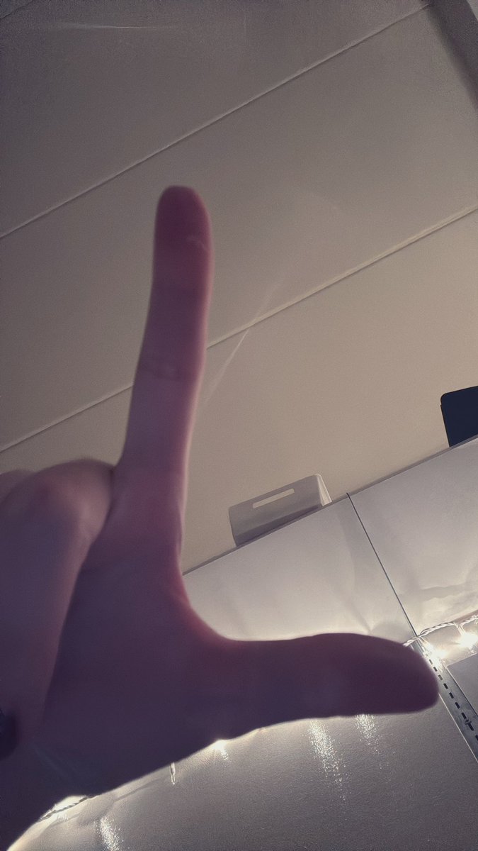xxSeleneRose's tweet photo. pov: you because you’re not currently paying me https://t.co/XtN6XywWTH