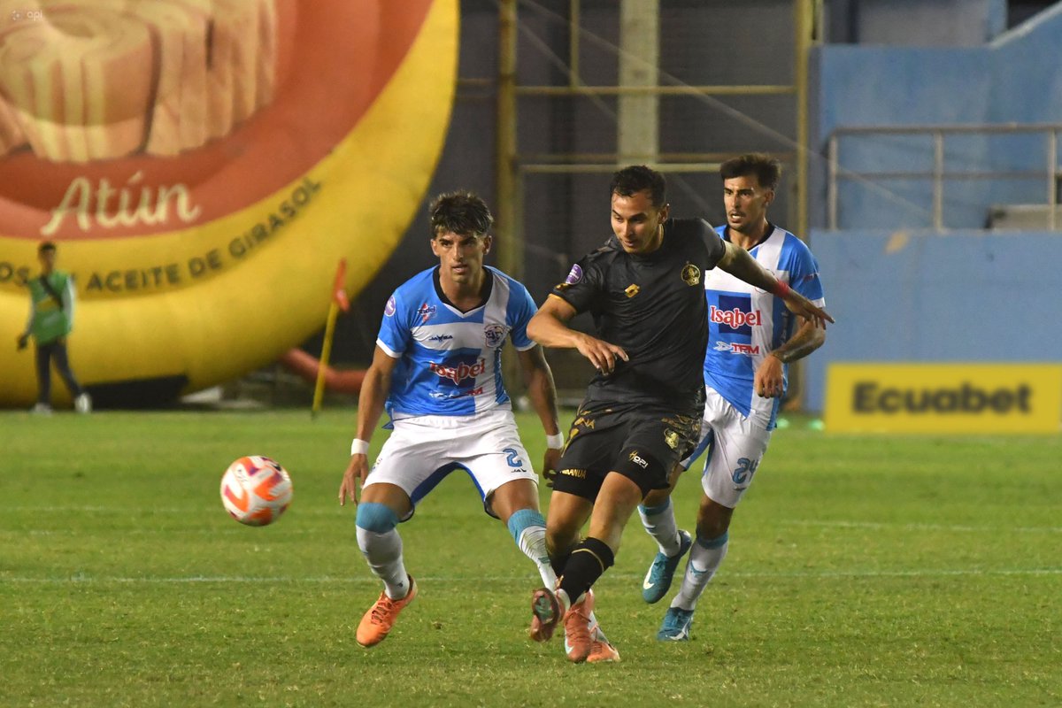 Final del partido en el Jocay, #Manta 1-1 #Aucas. 

#LigaEcuabet
