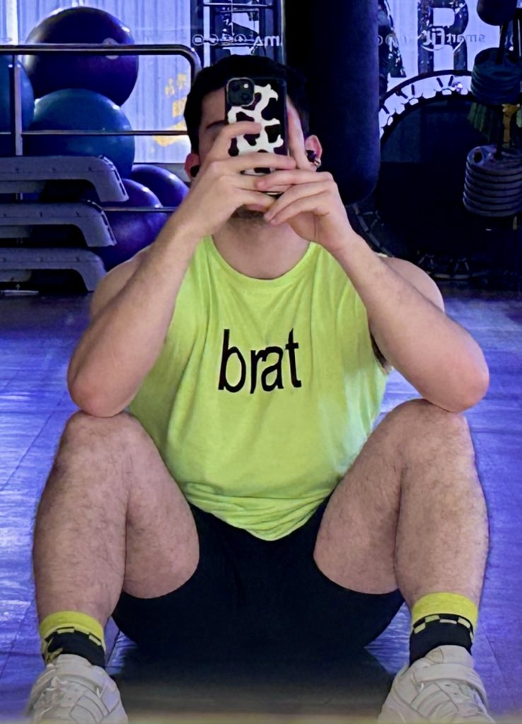 Stop in the name of love
Before you break my heart