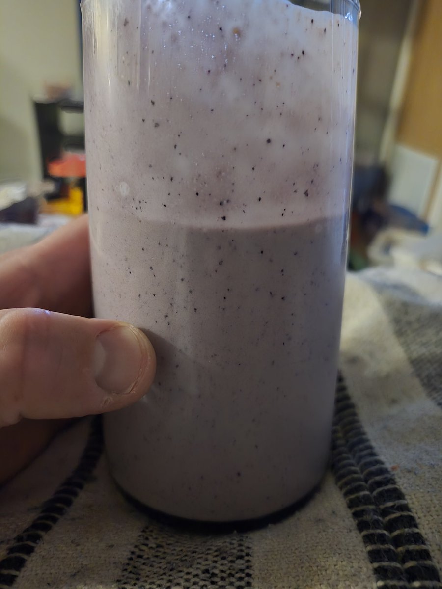 JoeHungloRedux's tweet image. Low carb, high protein smoothie.

I'm slowly getting back on track. 💪🏻

#FatToFit #NoMoreExcuses