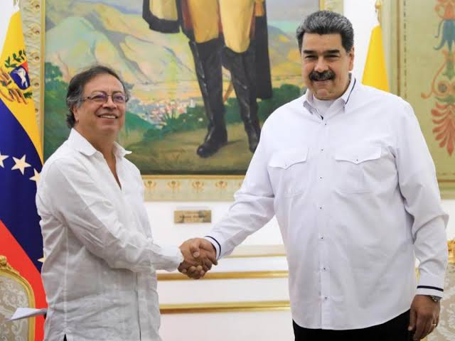 <a href="/StateDept/">Department of State</a> Gustavo Petro es socio del Narcotráficante Nicolás Maduro, pongan recompensa por el también, el pueblo Colombiano los apoya.