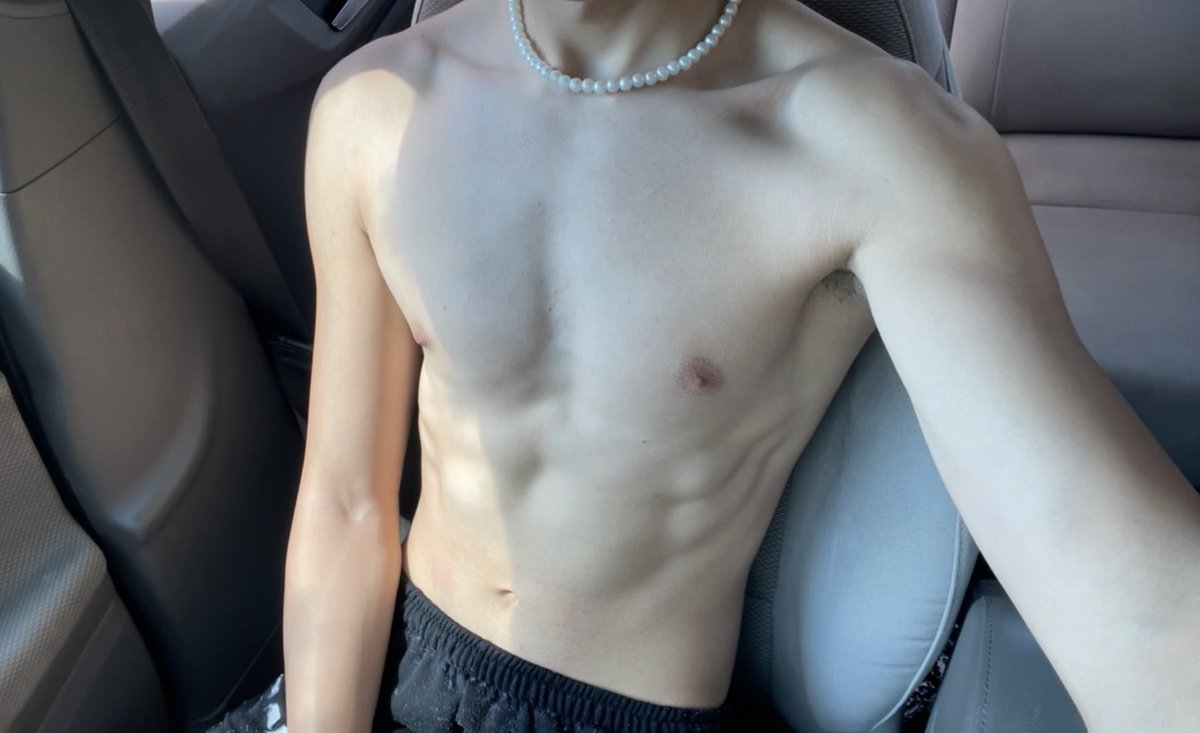 Alex 🦒 tweet media