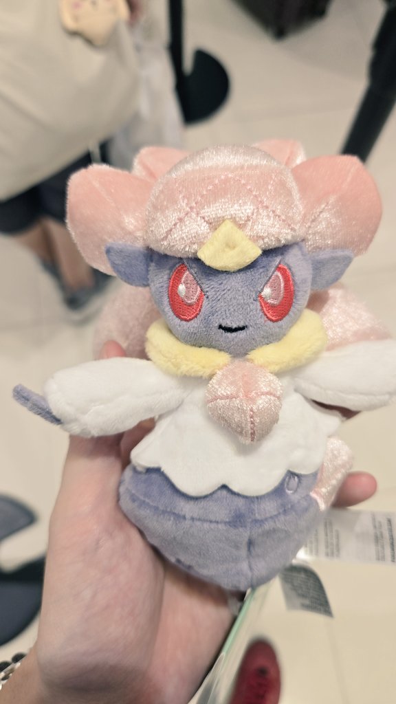 夜勤明けでミッション完了🥳✨
ディアンシーをお迎えしました😆宝石のようにキラキラしてる彼女に似てるので現地でお迎えしたかった🥹
これからよろしくね🤗✨

#ポケモンfit
#ポケモンfitのある暮らし