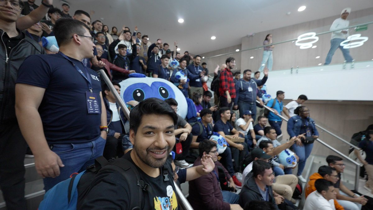 diegoveloper's tweet image. Video Nuevo! ➡️ Así se vivió el evento más grande de Flutter en Latinoamérica:

Link: youtu.be/dItDfrtnklk?si…

#flutterconflatam ⁦@FlutterConfLAT⁩ #flutter ⁦@FlutterDev⁩