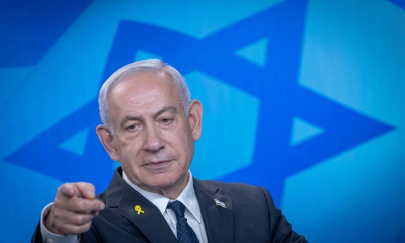 כשנתניהו נתן אתמול את הנאום שלו על שוק אוטרקי (כלומר שוק מבודד מהעולם, שוק שמסתמך רק על עצמו) הוא הפחיד את כולם, כולל אותי כי משטר כלכלי כזה יחסל אותנו תוך שנים ספורות. נהפוך לעניים כמעט מיד, ולא נוכל לממן צבא ענק, או אפילו צבא בינוני. 

בינתיים מסתבר שהוא בעצם דיבר ספציפית על