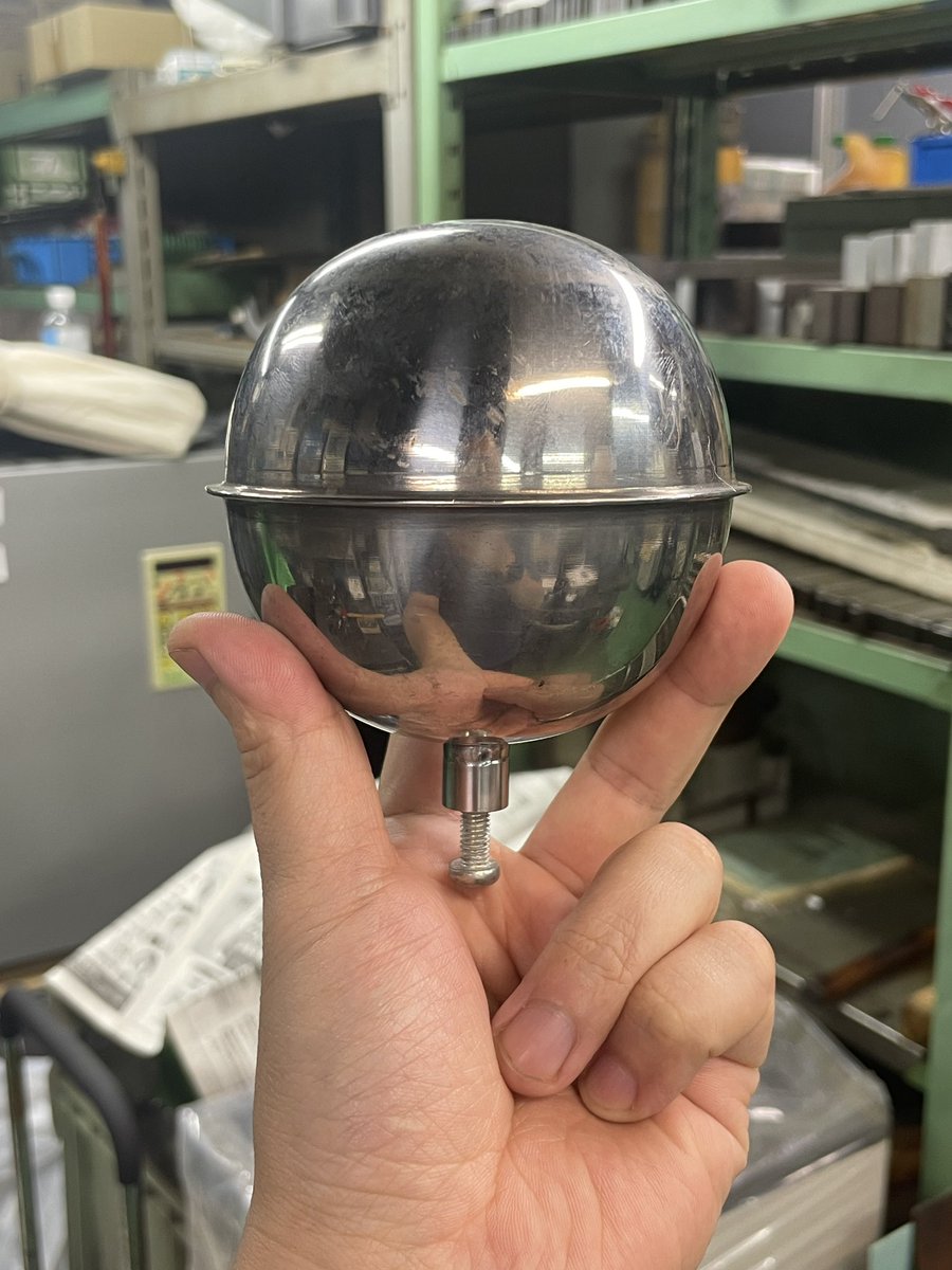 安久工機さんで行われたガレージセール、様々な掘り出し物の中に一際目を引くものが。形状的にもかなり重要そうで、もしかして人工心臓に関係するもの！？と思い、会長に確認すると