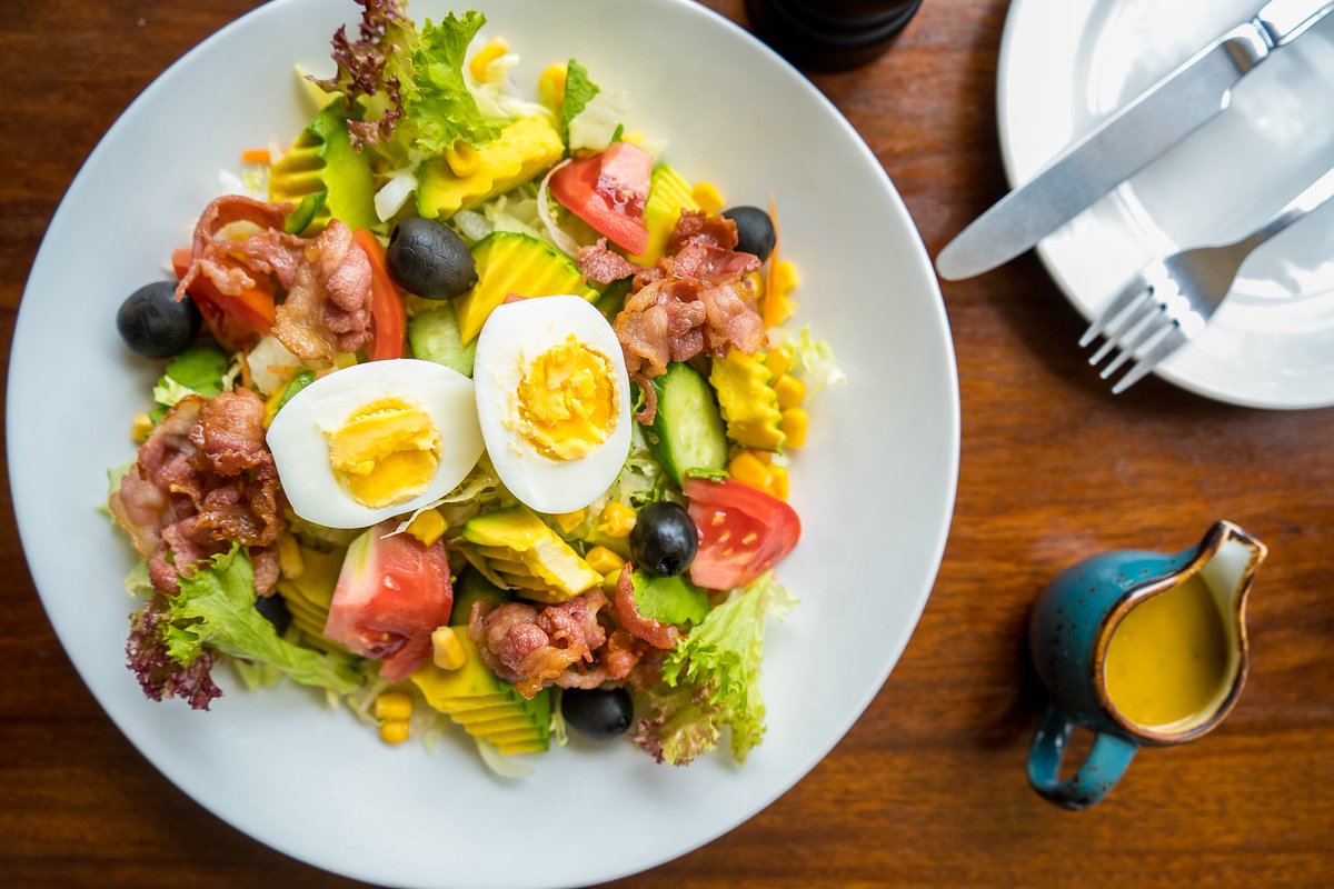 Light, fresh, and satisfying; everything you want in a salad, all in one plate. 🥗🍴

#Stonehaven #NutritiousAndDelicious