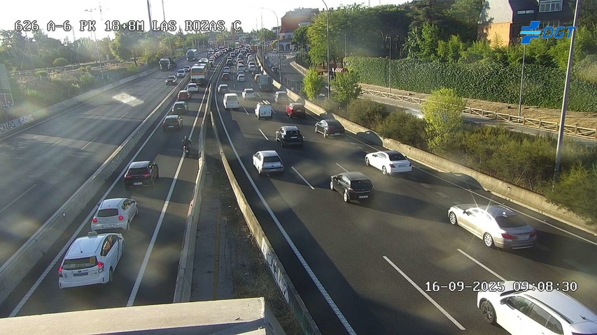 📢🔴Dos accidentes complican la entrada a Madrid por la autovía A-6:

➡️En el entorno de Aravaca (Provoca el corte del carril izquierdo).

➡️A su paso por Las Rozas (Carril derecho cerrado)

ℹ️Más de 11 kilómetros de retenciones en esta entrada a la capital.