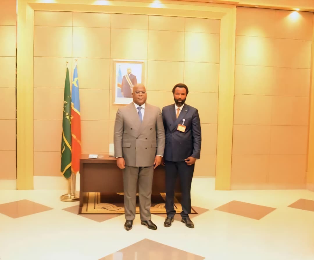 TsongoEric's tweet image. Au  moment où le Rwanda sème du chaos à l'Est du pays, à Kinshasa c'est leur cousin @MbinduleC qui essaie de déstabiliser les institutions.
C'était pas vraiment le bon moment pour voter la loi de pères et de mère congolais ?