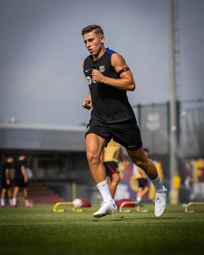 Barcelona midfielder Fermin Lopez has revealed he always wanted to stay at the club amid rumours of a move to Chelsea.
Lopez has featured in every LaLiga game for Barcelona so far this season and scored twice in Sunday's 6-0 demolition of Valencia.