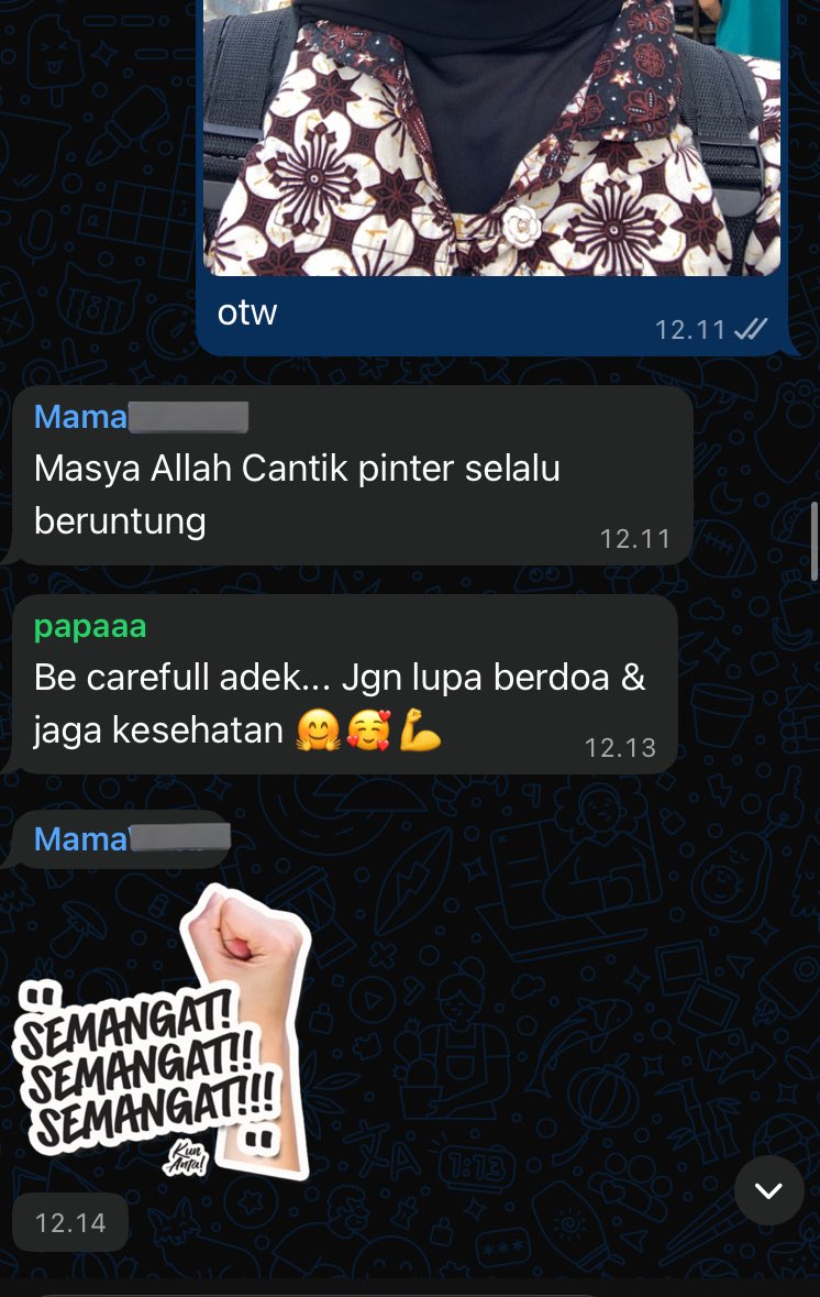 cravingnoo's tweet photo. my parents everytime i send them a pic of mine otw to campus 🙁💓 https://t.co/p8gp55Y4Od