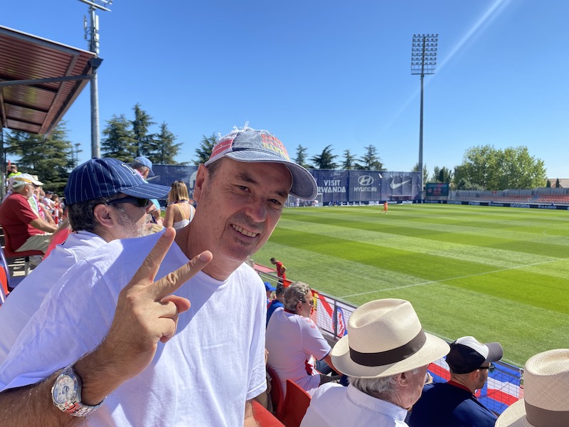 Nuestros concejales "fin de semana" en la Feria de Asociaciones de Acción Voluntaria (Carlos Bonet) y en el partido del Rayo Majadahonda contra el Orihuela (Federico Martínez). ¡Vamos Vecinos!